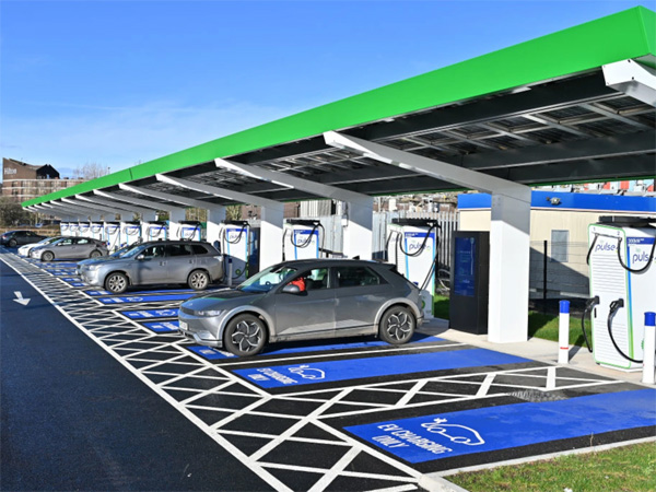 Lắp đặt trạm sạc ô tô điện tại quận Tây Hồ