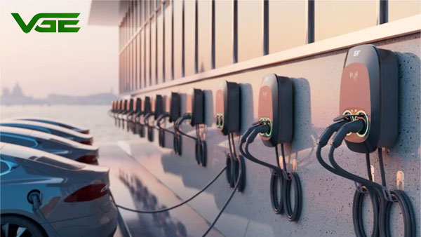 Mất bao lâu để sạc xe điện?