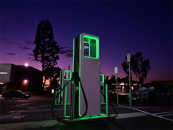 Lắp Đặt Trạm Sạc Ô Tô Điện Tại Thái Nguyên – Giải Pháp Tối Ưu Cùng Thương Hiệu Sạc VGE